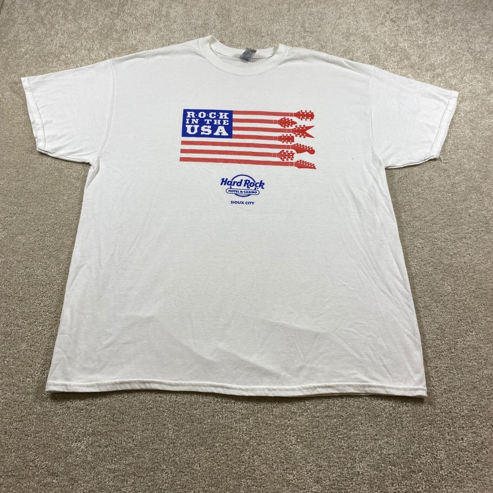 Hard Rock T-Shirt Mens XL White Rock in the USA Sioux City Guitar Flag Graphic